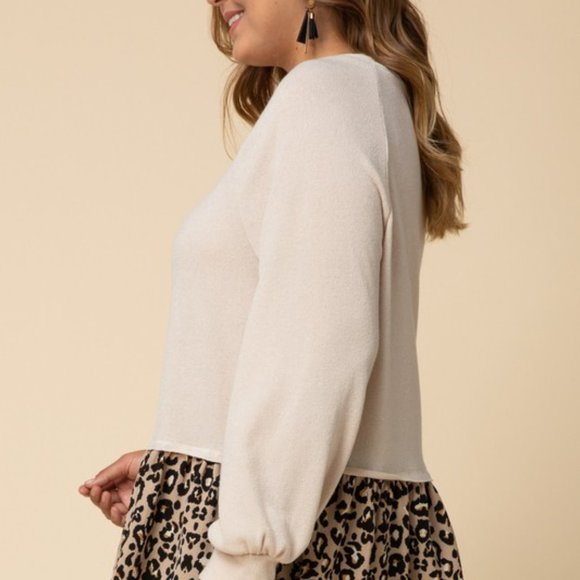 V-Neck Leopard Peplum Top NWT - Picture 2 of 4